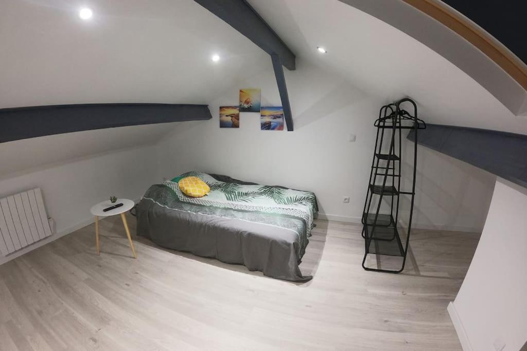 Atypique T1 Duplex - Wifi .Parking .Proche .Gare Apartment Saint-Quentin  Ngoại thất bức ảnh