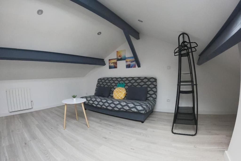 Atypique T1 Duplex - Wifi .Parking .Proche .Gare Apartment Saint-Quentin  Ngoại thất bức ảnh