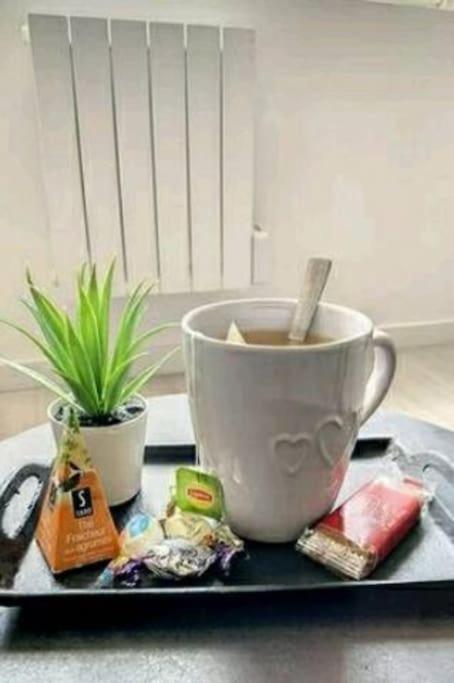 Atypique T1 Duplex - Wifi .Parking .Proche .Gare Apartment Saint-Quentin  Ngoại thất bức ảnh